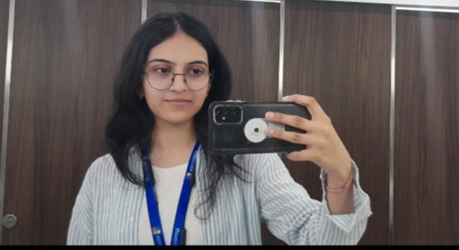Ojaswini Fauzdar, Oldie